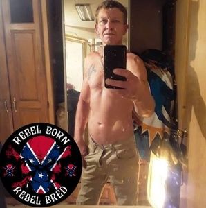 Meet your Posher, Troy